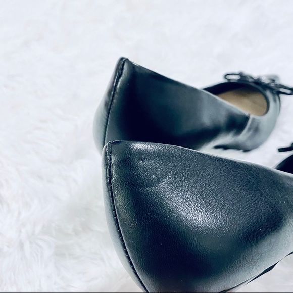 DKNY Black Pointed Toe Heel Pumps Bow & Locket 8.5 - Picture 7 of 8